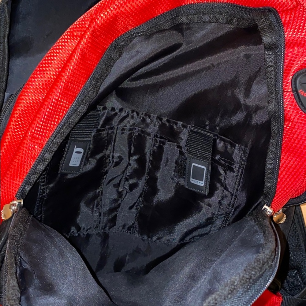 Backpack 🎒 - Picture 3 of 8